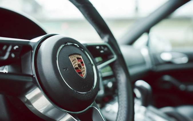 Porsche Cayenne cena 177900 przebieg: 83900, rok produkcji 2016 z Białystok małe 301